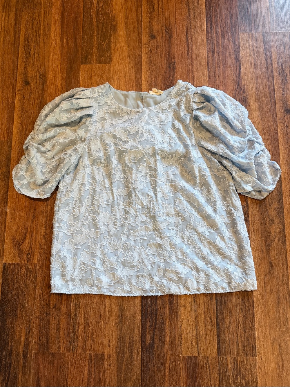 entro Light Blue Lace Puff-Sleeve Blouse